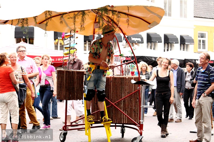 2014-07-11 Theater Gajes - De Parasols (Deventer Op Stelten) 001